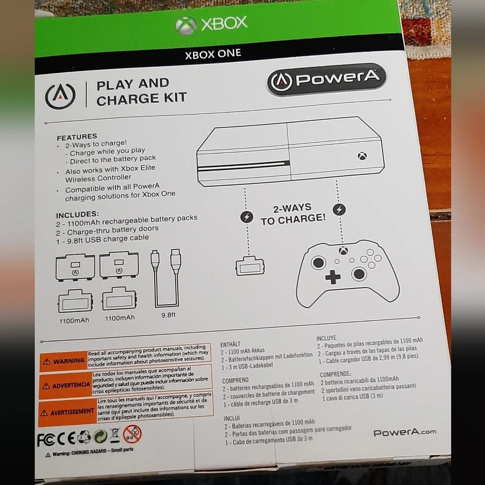 XBOX ONE PLAY AND CHARGE * NEW/SEALED